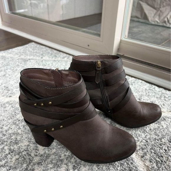 Dark Brown Ankle Booties Size 8 - Picture 2 of 2
